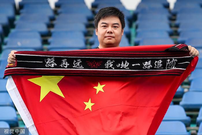 在个人社媒，记者罗马诺用标志性的“herewego”宣布那不勒斯球员埃尔马斯即将加盟莱比锡。